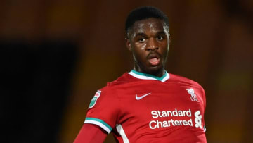 Le jeune  Billy Koumetio est devenu le plus jeune joueur de l'histoire de Liverpool en Ligue des Champions.