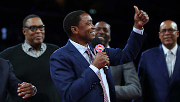  Isiah Thomas fue defendido por el coach Doc Rivers