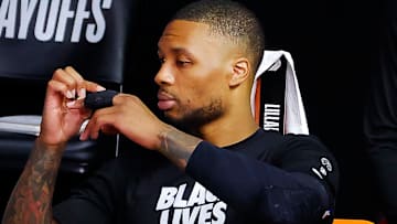 Damian Lillard se lesionó la mano izquierda