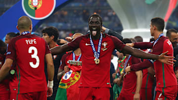Eder célébrant la victoire face à la France à l'Euro 2016