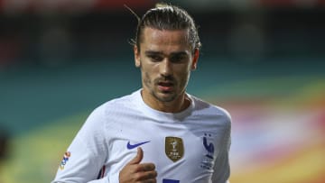 Antoine Griezmann doit-il encore être titulaire en Equipe de France ? 