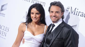 Eugenio Derbez junto a una de sus hijas, Aislinn Derbez