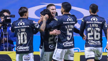 Santiago Ormeño marcó el primer tanto del Guard1anes 2021 al doblegar a Raúl Gudiño con un cabezazo.