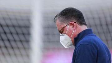 A pesar de ser el director deportivo, no es uno de los de mayor jerarquía dentro del equipo