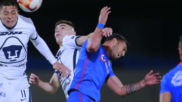 El Cruz Azul derrotó a Pumas por la mínima en Ciudad Universitaria, gracias a un polémico penal bien ejecutado por el uruguayo Jonathan Rodríguez.