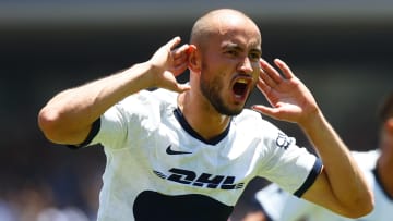 Carlos González, en la mira de Pumas