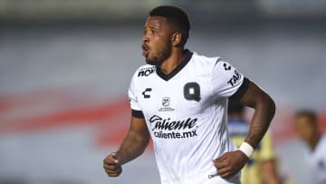 El uruguayo Hugo Silveira fue importante para que Querétaro le quitara el invicto al América.