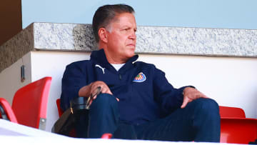 Ricardo Peláez, presidente deportivo de Chivas, va por su tercer técnico desde su arribo a la institución en diciembre del 2019.