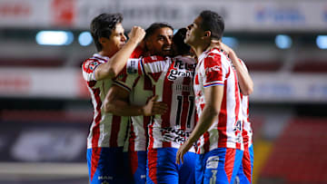 Los jugadores podrían ser vendidos o saldrían a préstamo