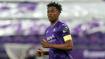 Sambi Lokonga is on his way to the Emirates Stadium