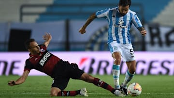 Renê não é “craque” nem lateral-direito de ofício, mas, dentro do possível, cumpriu bem o papel e foi um bom substituto para o Isla na Libertadores. 