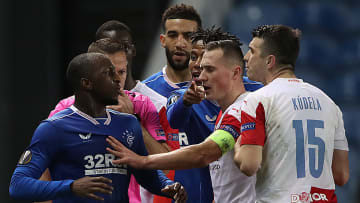 Ondrej Kudela aurait tenu des propos racistes à l'égard de Glen Kamara (à gauche). 