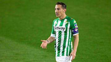 Andrés Guardado podría ver acción frente al Valencia.