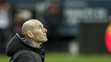 El técnico galo podría estar viviendo sus últimas semanas en el banquillo merengue.