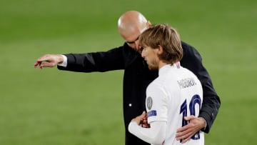 Zidane halagó a sus jugadores, en especial a los centrocampistas, tras la victoria en el derbi