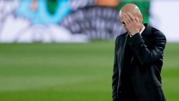 Twitter n'est pas tendre avec Zinedine Zidane