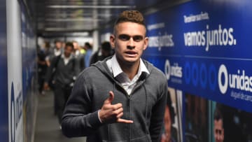 River Plate Arrives To Brazil - Rafael Santos Borré, siempre con alegría.