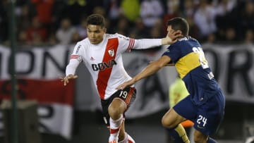 River Plate v Boca Juniors - Copa Bridgestone Libertadores 2015 - Teo Gutiérrez en acción ante Boca.