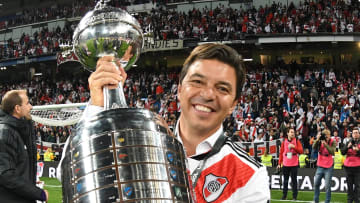 River Plate v Boca Juniors - Copa CONMEBOL Libertadores 2018 - Marcelo Gallardo levanta el trofeo.
