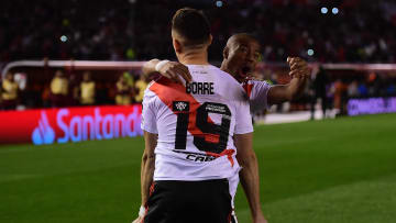 De la Cruz festejando contra Boca