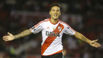 Sebastián Driussi con la banda roja 