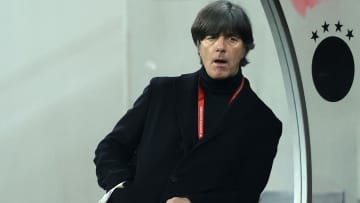 Joachim Löw beim WM-Qualifikationsspiel in Rumänien