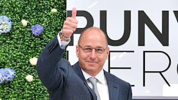 Runway Heroes Walk With The Yankees At Kleinfeld