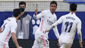 Le Real emmené par un Raphaël Varane décisif s'impose sur la pelouse de Huesca.