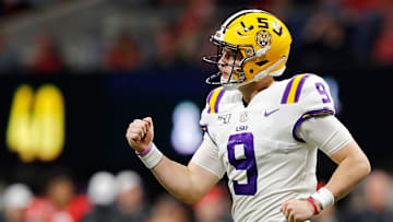 LSU QB Joe Burrow wins the 2019 Walter Camp Player of the Year award.