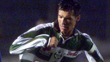 Borgetti no sólo hizo una gran cantidad de goles con la selección, también con sus clubes.