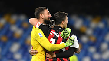 Gigi Donnarumma (l.) will seinen Vertrag bei Milan verlängern