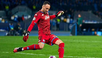 SSC Napoli v FC Barcelona - UEFA Champions League Round of 16: First Leg