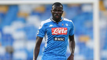 Kalidou Koulibaly, uno de los centrales más deseados del mercado