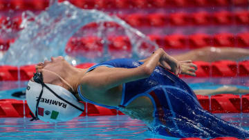 La joven le dio la primera medalla a México 