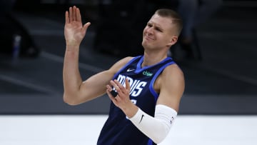 Kristaps Porzingis ha sido parte de los rumores de cambio de cara a la fecha límite de la NBA