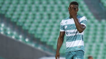 El defensa Félix Torres, de Santos Laguna.