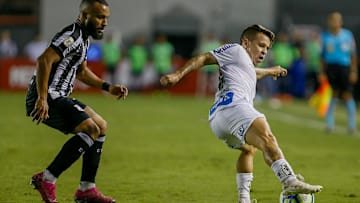 É decisão de alvinegros na Copa do Brasil: Santos x Ceará.