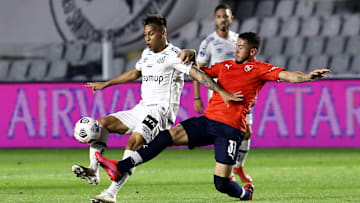 Independiente e Santos lutam pela vida na Sul-Americana. 