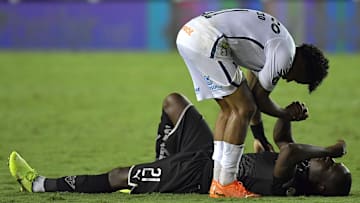 Santos e clubes equatorianos já fizeram confrontos históricos pelas competições sul-americanas. 