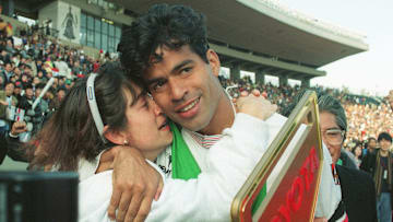 Sao Paulo Captain and star striker Rai (R) hugs hi