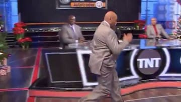 Charles Barkley showed Zion Williamson how to properly walk and run on TNT's "Inside the NBA."