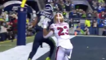 The Seahawks are finally on the board with a Russell Wilson TD pass to Tyler Lockett.