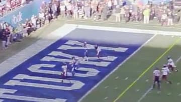Kentucky's Lynn Bowden Jr. finds Josh Ali in the end zone with 15 seconds left in the Belk Bowl