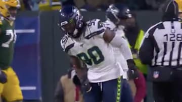 Fox Sports sideline reporter Chris Myers hilariously describes Jadeveon Clowney's groin injury.