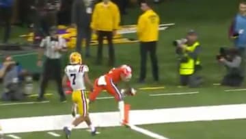 Tee Higgins dives in