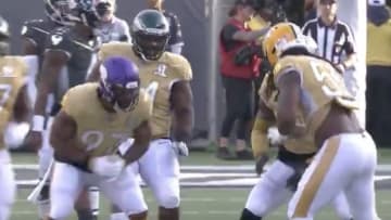 Packers DE Za'Darius Smith celebrating Kobe Bryant