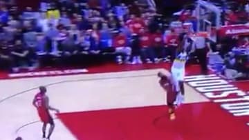 Zion Williamson threw it down