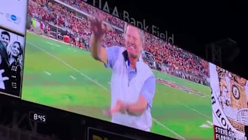 Former Florida Gators HC Steve Spurrier trolls Tennesee Volunteers fans with "gator chomp"