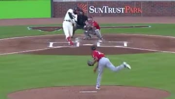 Nick Markakis puts the Braves on board first with a two-run single against Nationals on Sunday.