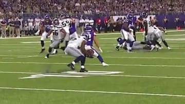 Da'Shawn Shead records pick-six against Vikings on Sunday.